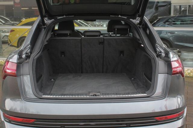 Audi e-tron 55 quattro S edit.95 | Pano | Trekhaak |