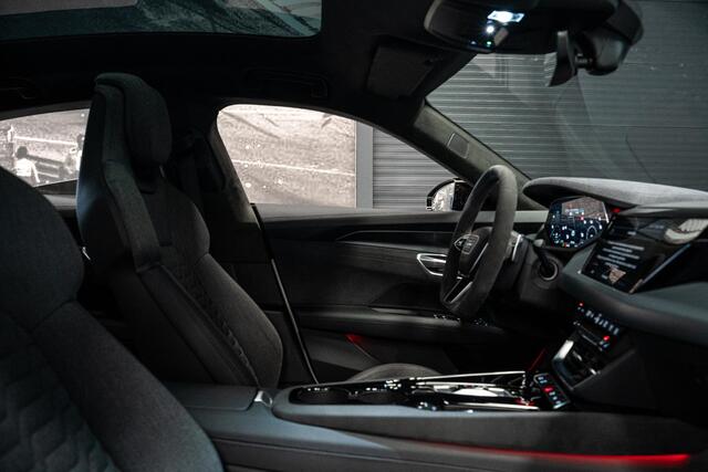 Audi e-tron GT 93 kWh *Luchtvering / BTW / Panorama / Warmtepomp / Surround-view / Keyless*