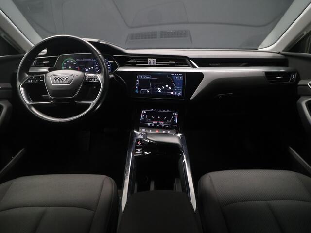 Audi e-tron 55 quattro edition Sport 95 kWh [TREKHAAK AFNEEMBAAR, CAMERA, PDC V+A, LEDVERLICHTING, CRUISE CONTROL, BLUETOOTH, ELEKTRISCHE ACHTERKLEP, CLIMATE CONTROL, NIEUWSTAAT]