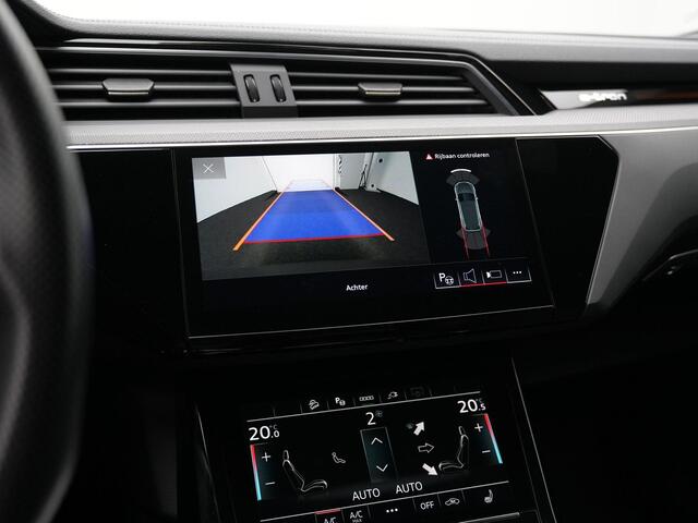 Audi e-tron 55 quattro S-Line Black Edition 95 kWh 408 pk | Panoramadak | Trekhaak | Leder/alcantara (oranje gestikt) | Matrix LED | Achteruitrijcamera | Stoelverwarming