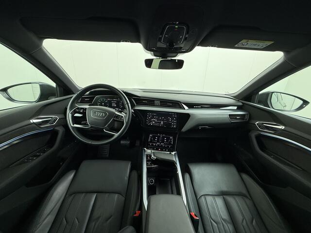 Audi e-tron 55 Quattro Advanced 95kWh SOH 92% Trekhaak Leder+Memory Apple Carplay Android Auto Navi Ecc Stoelverwarming Cruise Control Pdc Lmv 21" Elek.Stoelen Elek.Achterklep Led Contourstoelen Comfortsleutel Keyless Origineel Nederlandse Auto Nieuwprijs ¤97.748,-