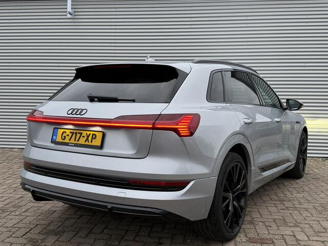 Audi e-tron 50 quattro Launch edition Black 71 kWh | Cruise control adaptief | S Line exterieur | Voorstoelen verwarmd
