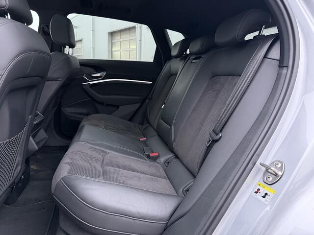 Audi e-tron 50 quattro Launch edition Black 71 kWh | Cruise control adaptief | S Line exterieur | Voorstoelen verwarmd