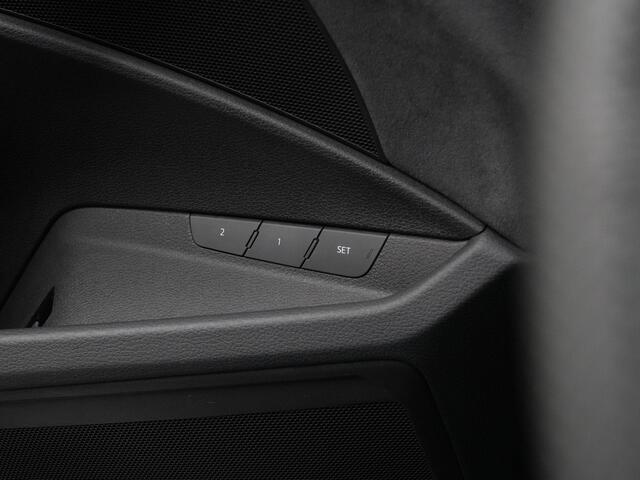 Audi e-tron Sportback 50 quattro S-Line 71 kWh | Panoramadak | Trekhaak | Nachtzicht | Valcona leder | Geheugenstoel | Head-up display | 360 camera