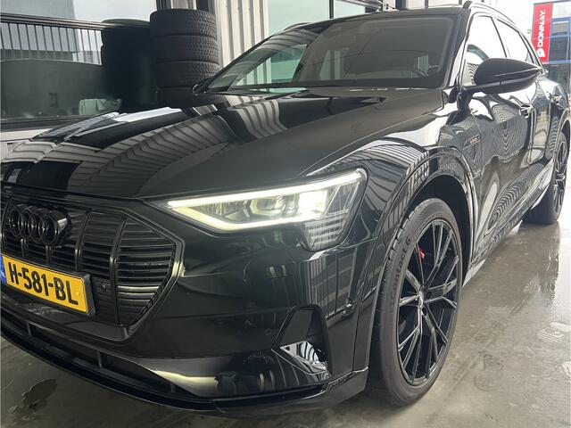 Audi e-tron e-tron 50 quattro Launch edition plus 71 kWh | SCHUIF/KANTELDAK | LEDER | LMV 22" | CARPLAY | ELKTR. MEMORY STOELEN | NAVI | STOELVERWARMING | ADAPTIVE CRUISE CONTROL | PDC V+A | CLIMATE CONTROL | KEYLESS | LED | BLUETOOTH
