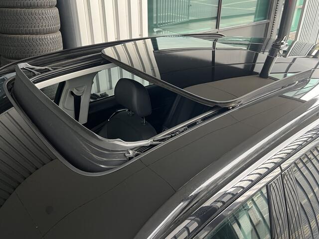 Audi e-tron e-tron 50 quattro Launch edition plus 71 kWh | SCHUIF/KANTELDAK | LEDER | LMV 22" | CARPLAY | ELKTR. MEMORY STOELEN | NAVI | STOELVERWARMING | ADAPTIVE CRUISE CONTROL | PDC V+A | CLIMATE CONTROL | KEYLESS | LED | BLUETOOTH