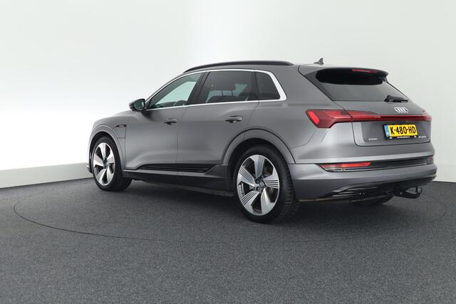Audi e-tron 55 quattro 95 kWh 408pk SOH 95% Trekhaak 360Camera ACC Keyless Stoelverwarming Memory Navigatie