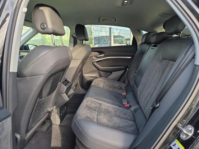 Audi e-tron Sportback 55 quattro edition 95 kWh | Trekhaak | Camera | 23 Inch |