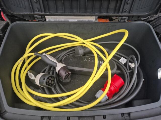 Audi e-tron Sportback 55 quattro edition 95 kWh | Trekhaak | Camera | 23 Inch |