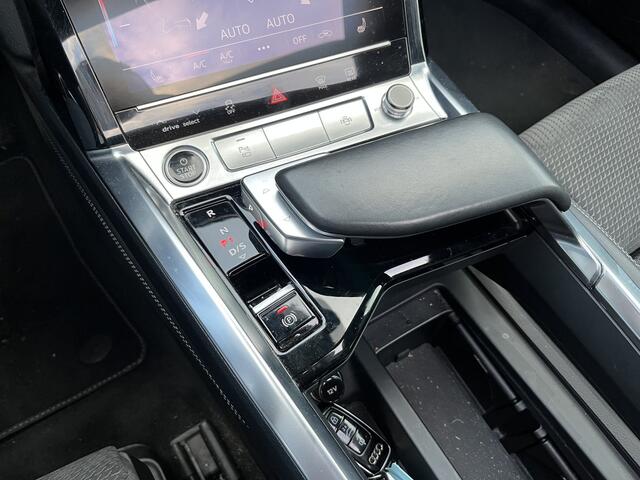 Audi e-tron 50 quattro edition 71 kWh / AUTOMAAT/ PANO / LUCHTVERING/ SMARTPHONE INTERFACE/ ELEK. KLEP/ STOEL VERWARM./ PARK.SENSOR.V+A./ CAMERA V+A/ ACC/ KEYLESS/ DRIVE SELECT/ NAVI/ LED/ DAB/ CLIMA/ ISOFIX/ 20'' LMV