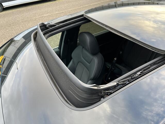 Audi e-tron 50 quattro edition 71 kWh / AUTOMAAT/ PANO / LUCHTVERING/ SMARTPHONE INTERFACE/ ELEK. KLEP/ STOEL VERWARM./ PARK.SENSOR.V+A./ CAMERA V+A/ ACC/ KEYLESS/ DRIVE SELECT/ NAVI/ LED/ DAB/ CLIMA/ ISOFIX/ 20'' LMV