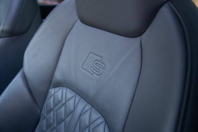 Audi e-tron S quattro 95 kWh , Trekhaak, Panoramadak, Adaptive cruise, 360-graden camera,