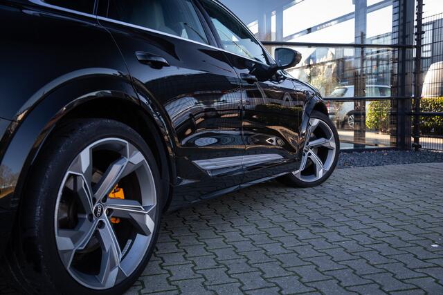 Audi e-tron S quattro 95 kWh , Trekhaak, Panoramadak, Adaptive cruise, 360-graden camera,
