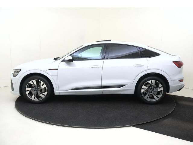 Audi e-tron Sportback 55 quattro S edition 95 kWh | Panoramadak | 22" velgen | Keyless | Luchtvering | Parkeerassistent | LED matrix verlichting | Sfeerverlichting | Achteruitrijcamera | Navigatie Plus |