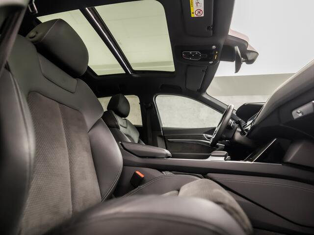 Audi e-tron e-tron 50 quattro Launch edition Black 71 kWh (PANORAMADAK, BLACK EDITION, APPLE CARPLAY, ZWART HEMEL, STOELVERWARMING, MEMORY STOELEN, ADAPTIVE CRUISE, RODE REMKLAUWEN, NIEUWSTAAT)