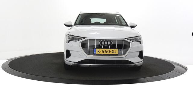 Audi e-tron 55 quattro Business edition 95 kWh Leer / Camera 360 / Navigatie