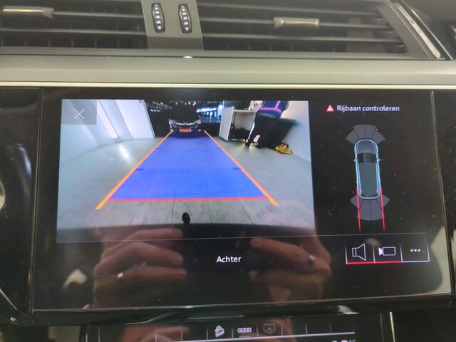 Audi e-tron 55 Quattro Business edition Plus 95 kWh PANO TREKHAAK LEER