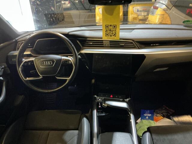 Audi e-tron 55 quattro 95 kWh 300KW | Panodak | Head-up | Nightvision | Keyless | Half Leer | Elektrische kofferklep | Adaptive Cruise |