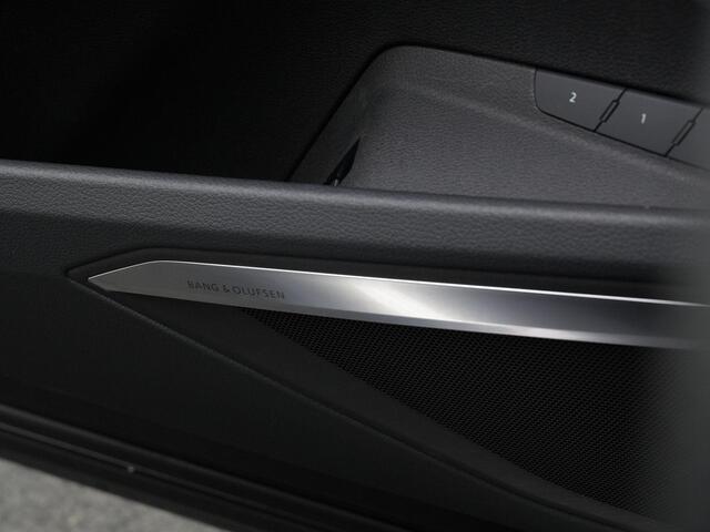 Audi e-tron 55 quattro S-Line 95 kWh 408 pk | SOH 100% | Panoramadak | Trekhaak | Geheugenstoel | 360 camera | Bang & Olufsen | Head-up display | Matrix LED