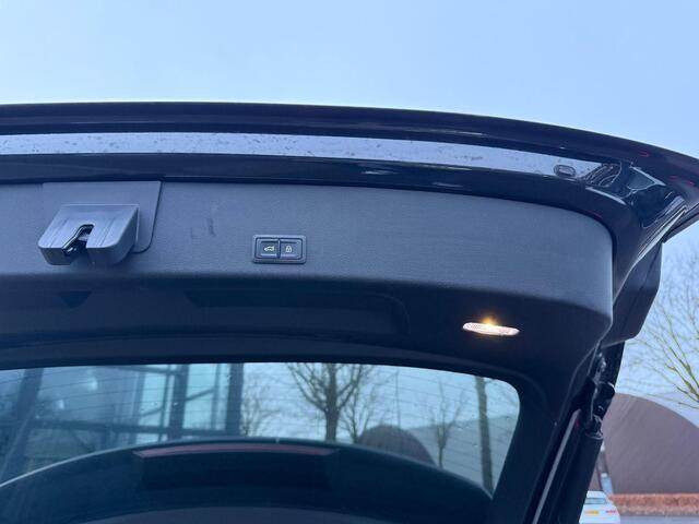Audi e-tron e-tron 55 quattro advanced 95 kWh S LINE | CRUISE CONTROL ADAPTIVE | LEDEREN+ ELECTR. STOELEN+ GEHEUGEN | B&O AUDIO | PANORAMADAK | TREKHAAK