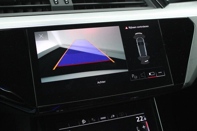 Audi e-tron 55 quattro 408pk S edition 95 kWh SOH 95% Adaptive Cruise Camera Stoelverwarming Memory Panoramadak Luchtvering Navigatie