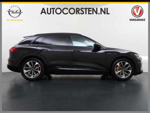 Audi e-tron 55 Quattro 95kWh 408PK Elektr.Leer+Verwarmd Pano-Dak Trekhaak Luchtvering Adap.Cruise Navi Ecc Stoelverwarming Business edition Plus SOH 93% LED Lmv Elek.Achterklep Privacy Glas Keyless Zwarte Hemel 1e Eigenaar 1.800KG Trekgewicht Zeer compleet! Volledig 