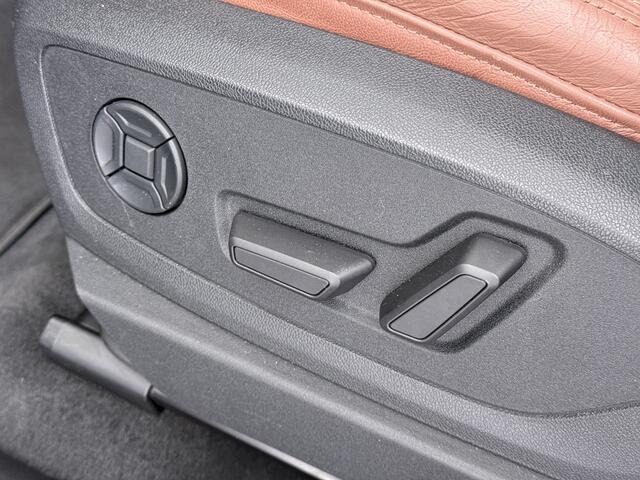 Audi e-tron 55 Quattro 95kWh 408PK Elektr.Leer+Verwarmd Pano-Dak Trekhaak Luchtvering Adap.Cruise Navi Ecc Stoelverwarming Business edition Plus SOH 93% LED Lmv Elek.Achterklep Privacy Glas Keyless Zwarte Hemel 1e Eigenaar 1.800KG Trekgewicht Zeer compleet! Volledig 