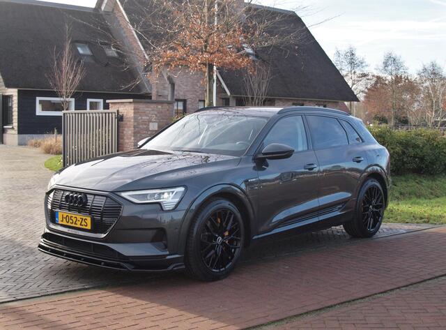 Audi e-tron 55 quattro Business edition 95 kWh | 21 Inch | Camera | Apple Carplay | Sfeerverlichting | Stoelmemory |