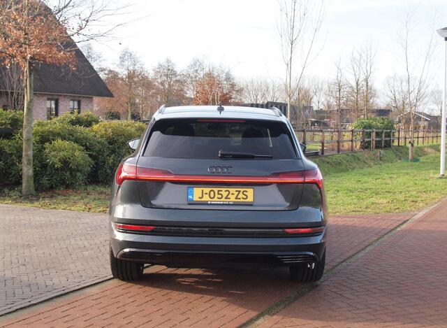 Audi e-tron 55 quattro Business edition 95 kWh | 21 Inch | Camera | Apple Carplay | Sfeerverlichting | Stoelmemory |