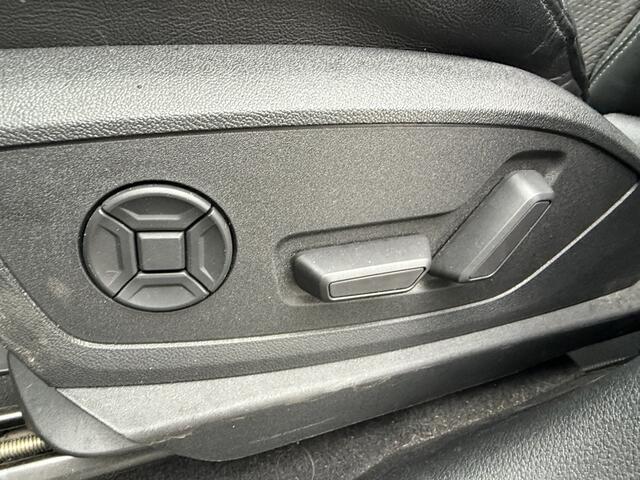 Audi e-tron BWJ 2020 55 quattro 408 PK S edition 95 kWh FULL LED | PANO | CAMERA | HALF LEDER | ADAPTIVE CRUISE | ELEKTRI. STOELEN | STOELVERW. | ELEKTRI. ACHTERKLEP | CARPLAY + ANDROID | NAVI | CLIMA | LMV | PDC