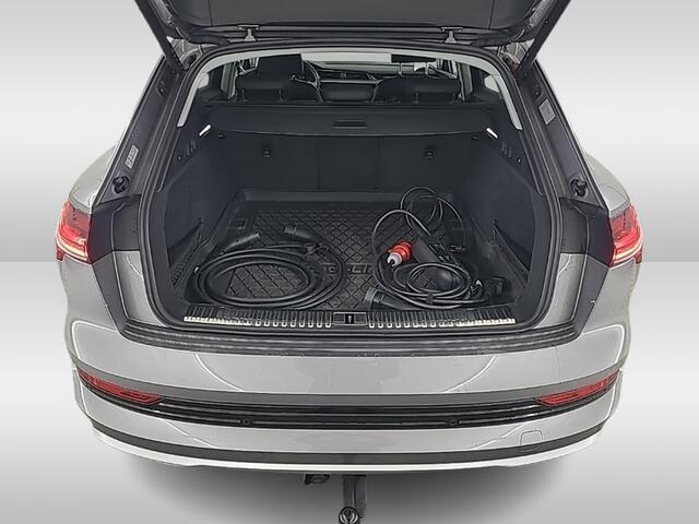 Audi e-tron 50 quattro Business edition Plus 71 kWh 2e-Eig. & Dealer-Onderh. BOVAG-Garantie. NL-Auto.