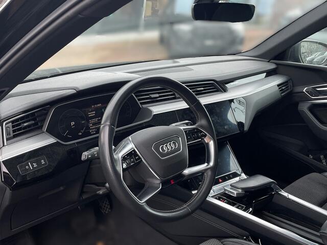 Audi e-tron e-tron 50 quattro Launch edition Black 71 kWh | Panoramadak | Stoelverwarming | Adaptive Cruise Control | Memory Seat | Parkeersensoren | Keyless | Apple Carplay