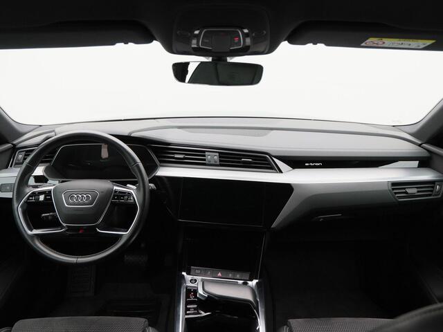 Audi e-tron 55 quattro Business edition Plus 95 kWh 409 Pk | Afneembare Trekhaak | Head-Up Display | Panoramadak | Stoelverwarming voor & achter | 4-Zone Airco | 21 Inch
