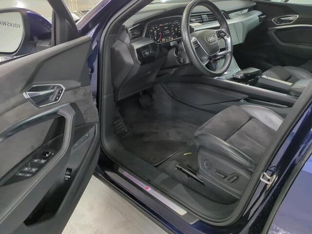 Audi e-tron e-tron 50 quattro Launch edition Black 71 kWh S-Line | Panoramadak | Stoelverwarming | Adaptive Cruise Control | Memory Seat | Parkeersensoren | Keyless | Apple Carplay