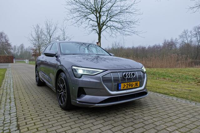 Audi e-tron e-tron 50 quattro Launch edition plus 71 kWh | Pano | Leder | NAVI | Adaptive Cruise | Stoelverwarming | Memory |