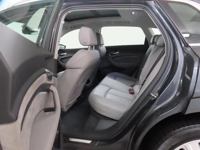 Audi e-tron 55 quattro Business ed. Plus 95 kWh | SOH 88% | Panorama | Trekhaak | Leder |