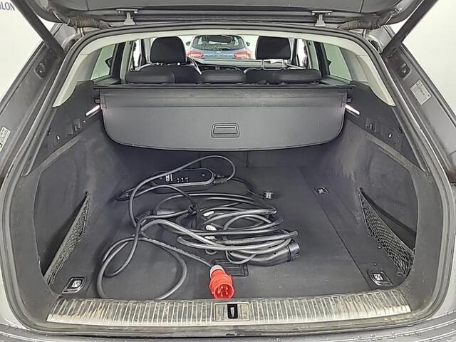 Audi e-tron 55 quattro Business ed. Plus 95 kWh | Trekhaak | Panorama | Navi |