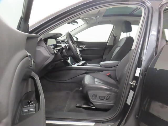 Audi e-tron 55 QUATTRO BUSINESS EDITION PLUS 95KWH I 92% SOH I SCHUIF/KANTELDAK I LEDEREN BEKLEDING