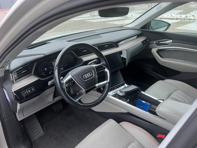 Audi e-tron e-tron 55 quattro advanced Pro Line Plus 95 kWh | Panoramadak | Bang & Olufsen | Stoelkoeling | Stoelverwarming | Massage | Head-Up Display | 360 Camera | Matrix LED | Luchtvering | Memory Seats | Elektrisch Verstelbare Stoelen