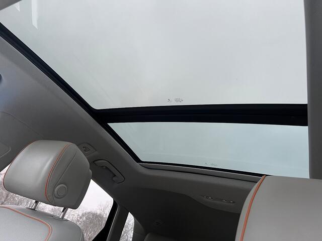 Audi e-tron e-tron 55 quattro advanced Pro Line Plus 95 kWh | Panoramadak | Bang & Olufsen | Stoelkoeling | Stoelverwarming | Massage | Head-Up Display | 360 Camera | Matrix LED | Luchtvering | Memory Seats | Elektrisch Verstelbare Stoelen