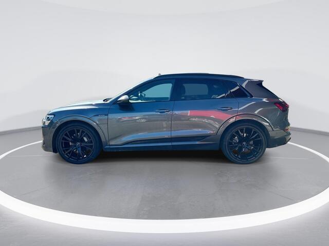 Audi e-tron 55 Quattro S Edition 95 kWh · Panoramadak · Camera · Luchtvering · Matrix LED · Elek. Voorstoelen + Geheugen Bestuurder · Optiekpakket Zwart · 22"Velgen ·