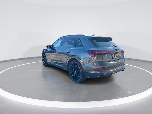 Audi e-tron 55 Quattro S Edition 95 kWh · Panoramadak · Camera · Luchtvering · Matrix LED · Elek. Voorstoelen + Geheugen Bestuurder · Optiekpakket Zwart · 22"Velgen ·
