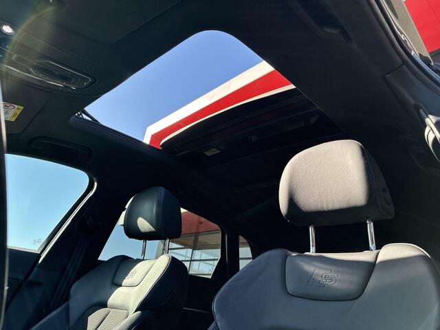 Audi e-tron 55 Quattro S Edition 95 kWh · Panoramadak · Camera · Luchtvering · Matrix LED · Elek. Voorstoelen + Geheugen Bestuurder · Optiekpakket Zwart · 22"Velgen ·