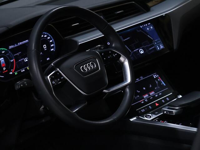 Audi e-tron 55 quattro edition 95 kWh Sport [LUCHTVERING, BLUETOOTH TELEFOON, PDC V+A, CRUISE CONTROL, CLIMATE CONTROL, LANE ASSIST, ELEKTRISCHE ACHTERKLEP, LED KOPLAMPEN, NIEUWSTAAT]