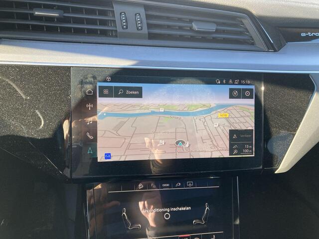 Audi e-tron 50 quattro S edition 71 kWh · Panoramadak · Elek. Voorstoelen + Geheugen · Apple/Android Car Play · Camera + Parkeersensoren ·