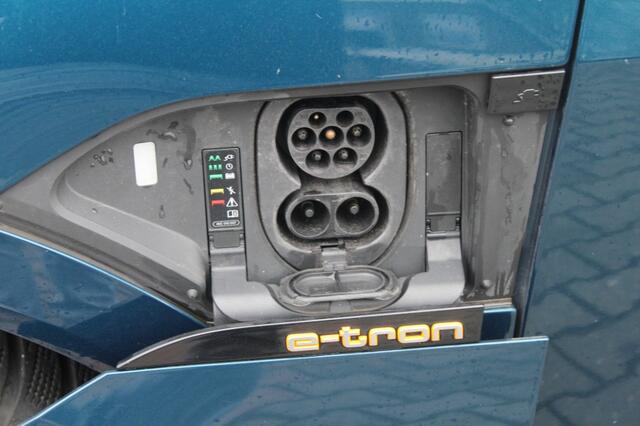 Audi e-tron 55 QUATTRO 408PK Business Edition 95KWh trekhaak