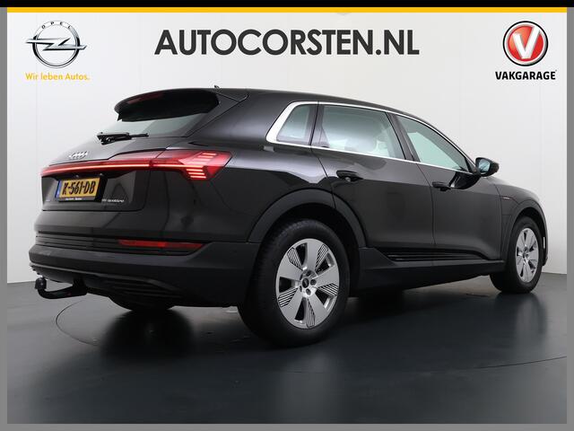 Audi e-tron 55 Quattro 95kWh 408PK Pano-Dak Leer+Verwarmd Trekhaak Luchtvering Adap.Cruise Navi Ecc Stoelverwarming Business edition Plus LED Lmv Elek.Achterklep Privacy Glas Keyless Zwarte Hemel Origineel Nederlandse Auto SOH 89% Trekhaak 1800kg !