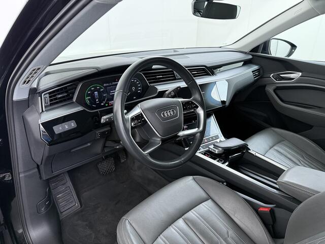 Audi e-tron 55 Quattro 95kWh 408PK Pano-Dak Leer+Verwarmd Trekhaak Luchtvering Adap.Cruise Navi Ecc Stoelverwarming Business edition Plus LED Lmv Elek.Achterklep Privacy Glas Keyless Zwarte Hemel Origineel Nederlandse Auto SOH 89% Trekhaak 1800kg !