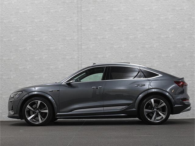 Audi e-tron Sportback S Quattro 95 kWh | RS-Stoelen | Panorama | 360 Camera | Valcona Leder | ACC | B&O Sound | Luchtvering | Soft-Close | Camera Spiegels | Nachtzicht | Keyless-Entry | Head-Up | 4-Zone Clima | Stoelverwarming V+A | Sfeerverlichting | Memory | Carpla