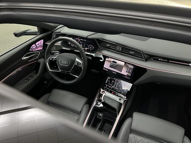 Audi e-tron Sportback S Quattro 95 kWh | RS-Stoelen | Panorama | 360 Camera | Valcona Leder | ACC | B&O Sound | Luchtvering | Soft-Close | Camera Spiegels | Nachtzicht | Keyless-Entry | Head-Up | 4-Zone Clima | Stoelverwarming V+A | Sfeerverlichting | Memory | Carpla